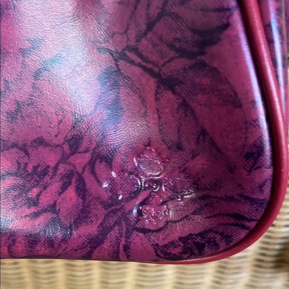 Patricia Nash Red Crossbody Bag with Marbled Rose Leather Design - Picture 3 of 7